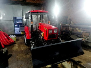 современный помощник для чистоты города: новый трактор МТЗ «БЕЛАРУС-320.4М» поступил на службу - фото - 2