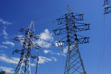 «россети Центр» выявили более 17 тысяч незаконных подвесов линий связи в Смоленской области - фото - 1