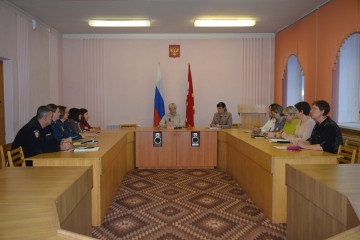 состоялось внеочередное заседание Комиссии по делам несовершеннолетних - фото - 3