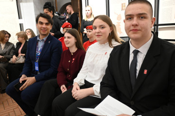 губернатор Василий Анохин обсудил с активистами «Движения Первых» развитие молодёжных инициатив в Смоленской области - фото - 4