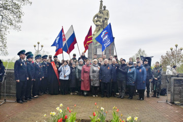 в Велиже прошел торжественный митинг, посвященный 81-й годовщине Победы в Великой Отечественной войне 1941-1945 гг - фото - 14